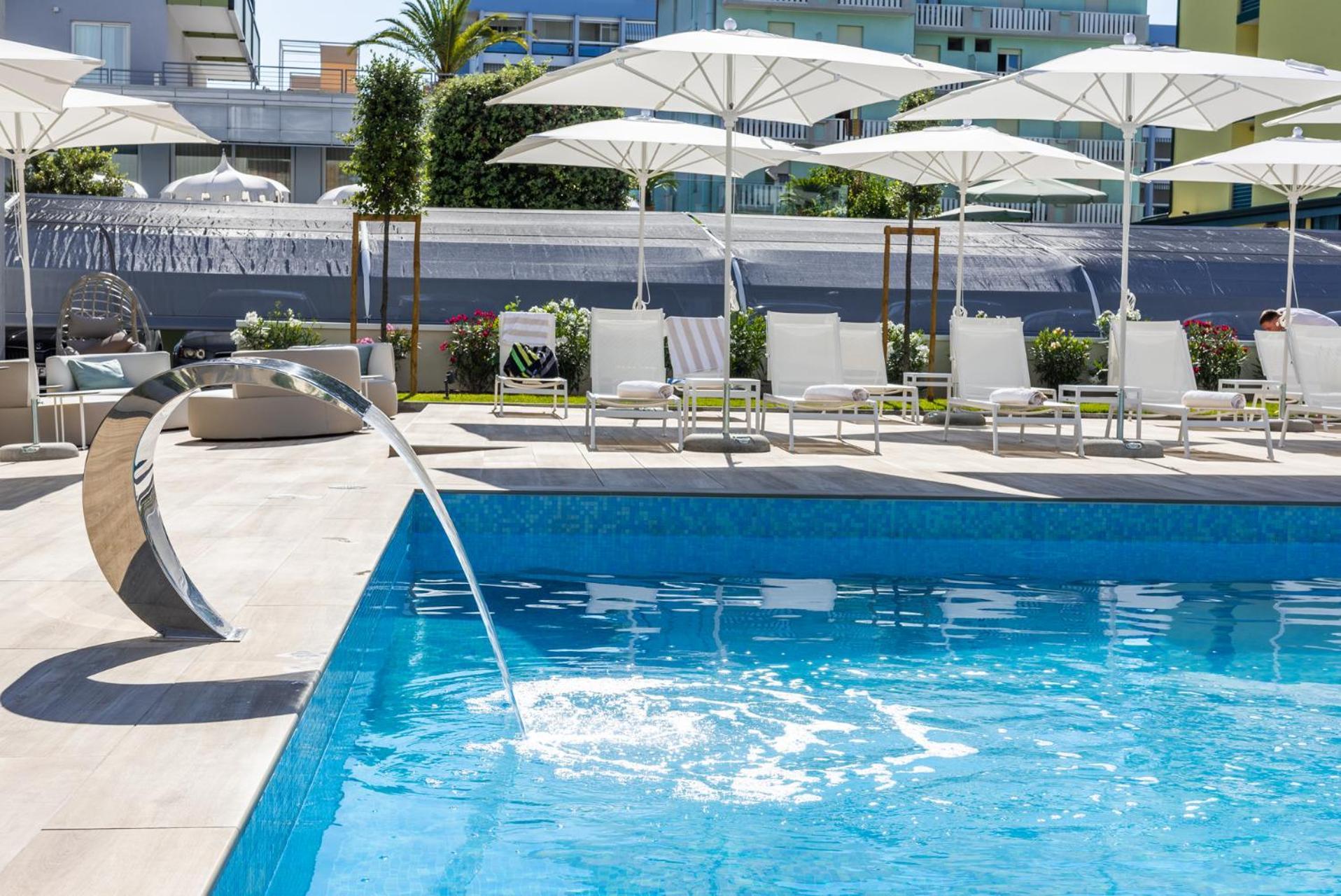 Life Hotel 4*