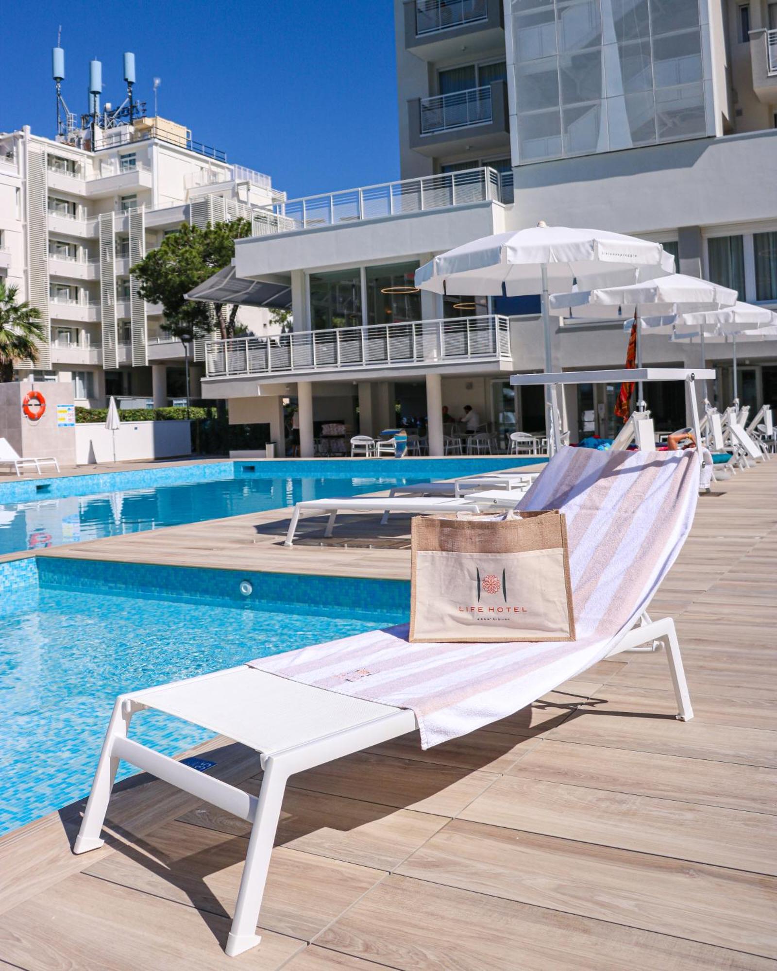 Life Hotel 4*